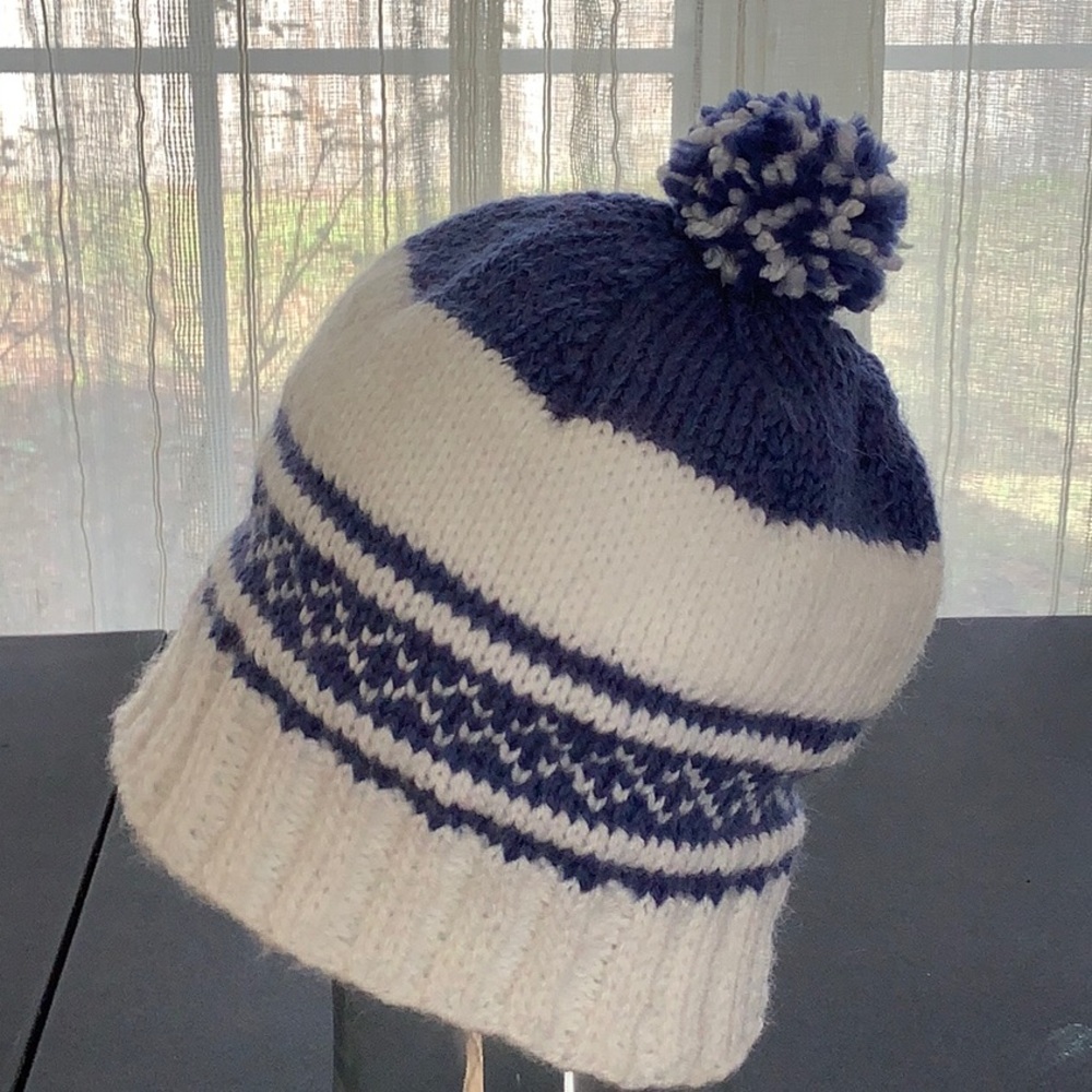 Toddler knit hat with pompom